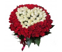 Сердце из 101 голландской красной и белой розы 
